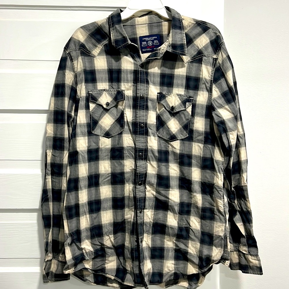 American Eagle plad button up
